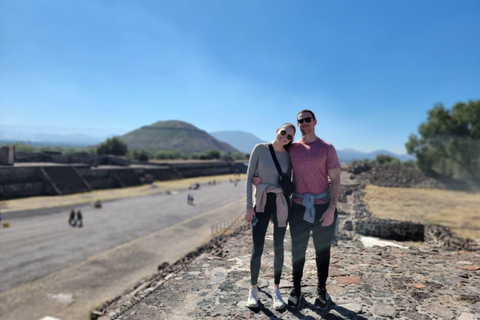 VUELO EN GLOBO TEOTIHUACAN, DESAYUNO EN CUEVA Y RECOGIDAVUELO EN GLOBO SOBRE TEOTIHUACAN Y RECOGIDA EN LA CDMX