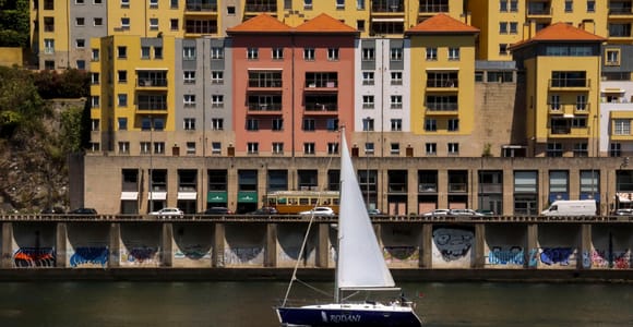 Porto: Douro-Flusskreuzfahrt (2 Std.) – Wein & malerische Ausblicke