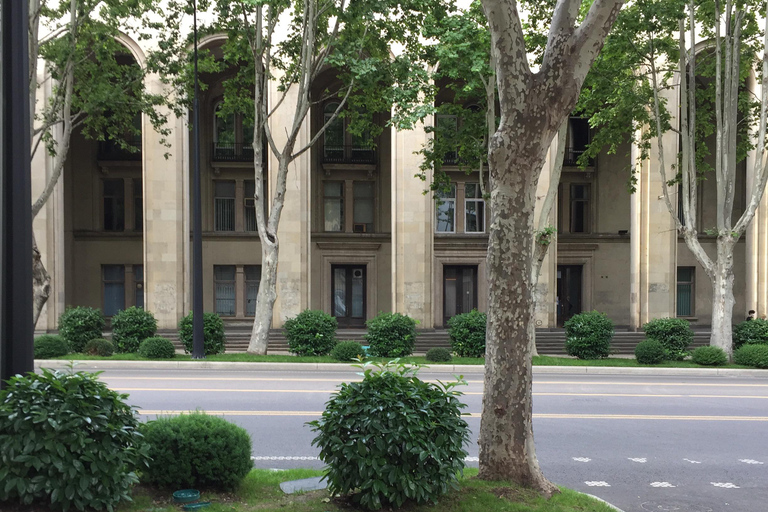 Tbilisi: Heerlijk spoor over de stad