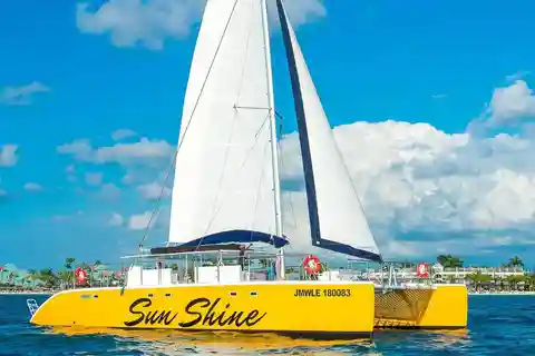 Catamarã Negril: Passeio ao pôr do sol, mergulho com snorkel, DJ e Rick's Cafe