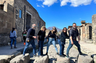Rome: Pompeii Tour with Wine and Lunch by High Speed Train