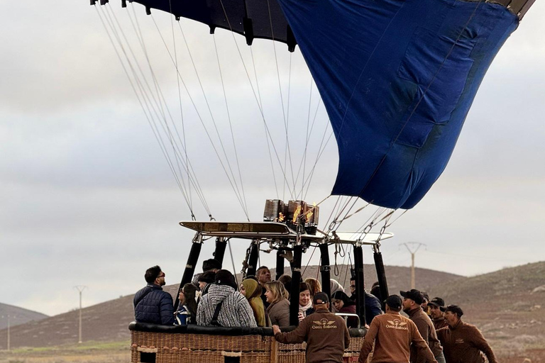 Marrakech: Sunrise Hot Air Balloon Flight and Berber Breakfast