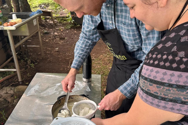 Corn, Cheese, and Mono en Bijao Experience in Boquete