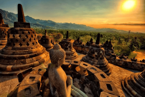 Salita a Borobudur e tour guidato completo di Prambanan