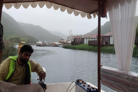 From Salalah: Darbat Valley Guided Tour with Boat Ride