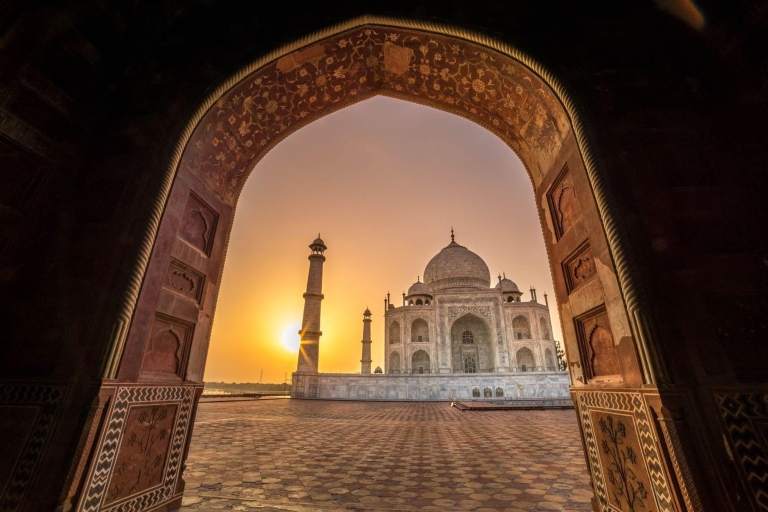 Von Jaipur aus: Private Agra Sonnenaufgangstour mit Guide und Taxi
