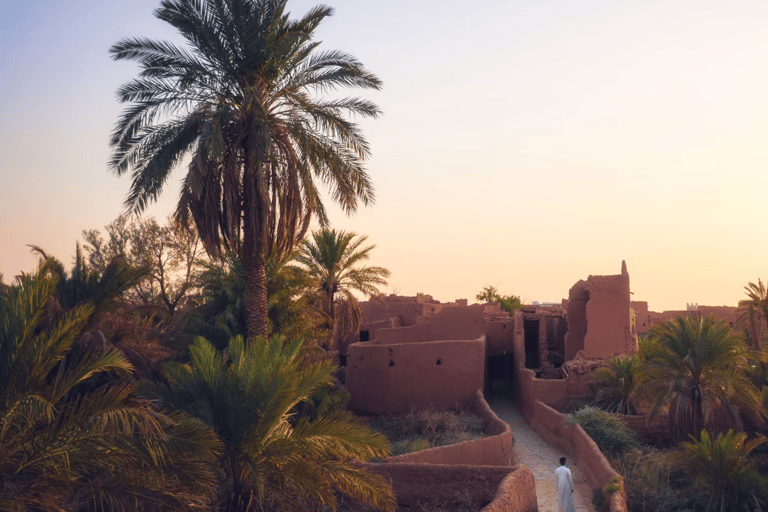 Shaqra & Ushaiqer Heritage Tour: Salt Lake & Burudan Oasis
