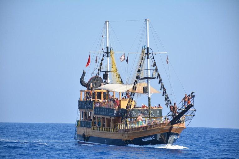 Passeio de barco pela ilha dos golfinhos com almoço e bebidasLado Ilha dos Golfinhos
