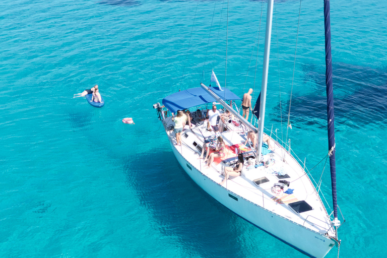 From Stintino: Sailing boat tour with a stop at Cala Reale and lunch on board. Asinara: Sailboat tour with a stop on the island and lunch on board.