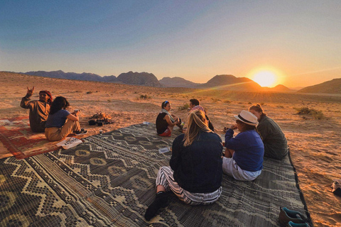 Wadi Rum: Bedouin Family Visit, Desert Safari & Dinner