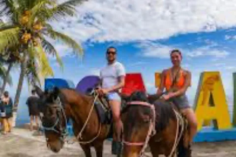 Roatan Horseback Riding Tour + Beach