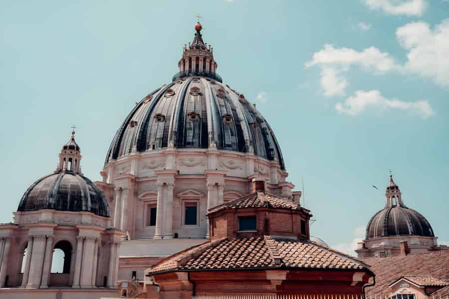 Petersbasilika: Tour zur Heiligen Pforte und zu den Vatikanischen Grotten. Foto: GetYourGuide