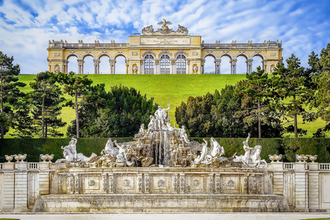 Vienne : Visite du château de Schönbrunn et de ses jardins en coupe-fileVisite en anglais