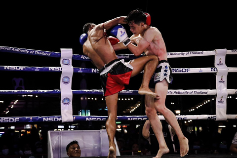 Phang-nga: Stadio della boxe di Khao Lak Muay ThaiPosto a bordo ring