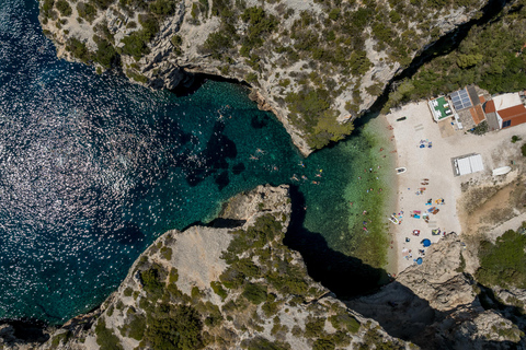 Split o Trogir: excursión de un día en lancha rápida a la cueva Azul, Vis y HvarTour en grupo desde Split