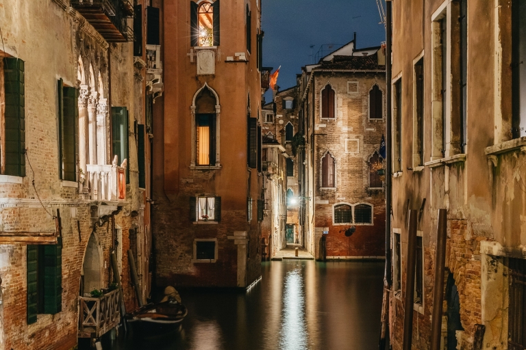 Venedig: Geister- und Legenden-RundgangRundgang mit Weinprobe und Häppchen auf Englisch