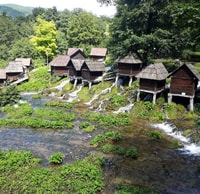 卵とトラヴニクツアー - Housity