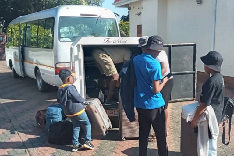 Traslados del aeropuerto al hotel de Victoria Falls en grupo reducido