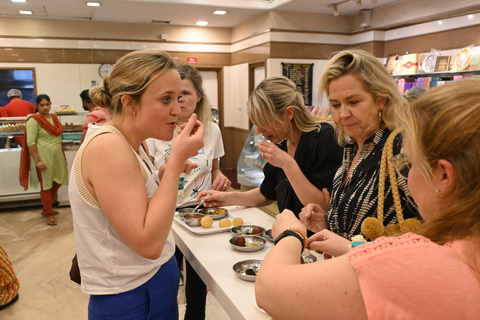 Bangalore: Foodie Tour, Local Market, & Mystery Nandi Temple Bangalore:Food Street Walk+Local Market+Mystery Nandi Temple