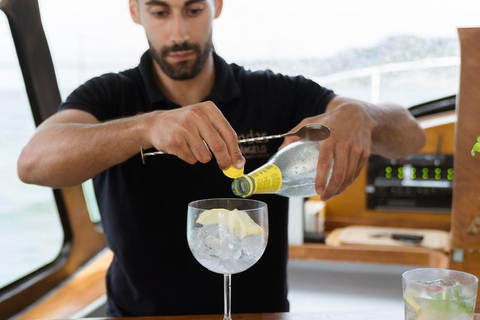 Lisbon – Sangria Social Premium Boat Experience Lisbon: Sangria Vibe Premium Boat Experience