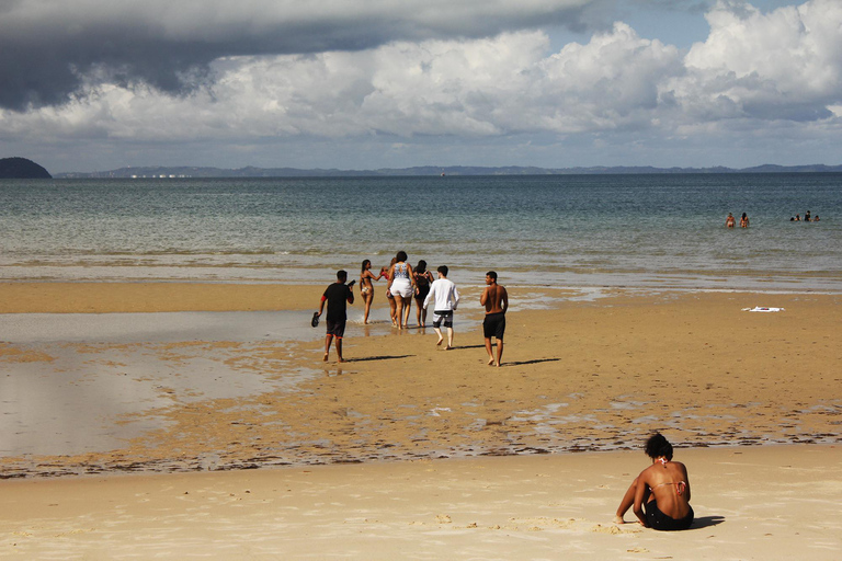 Dos Frades et les îles Itaparica en goéletteParler portugais