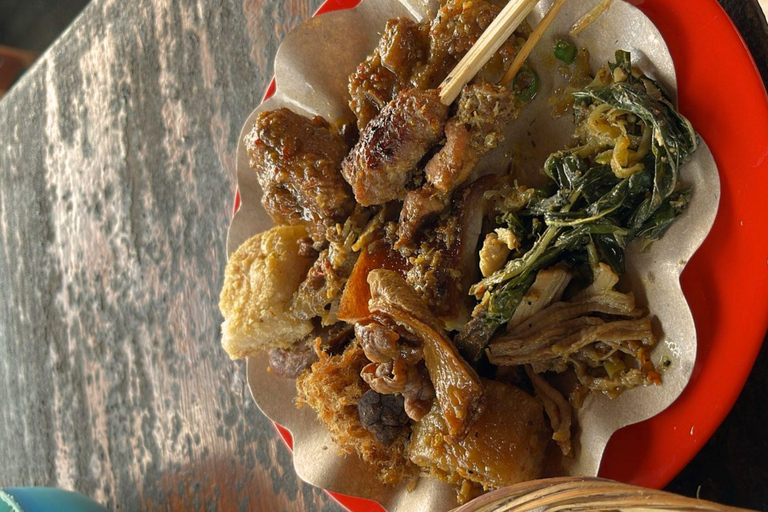 Ubud: Gianyar Night Market Food Tour with up to 17+ Tastings Tour with Transfer from Central Ubud