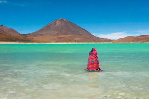 San Pedro de Atacama: Uyuni Salt Flat 3-Days + Red Lagoon