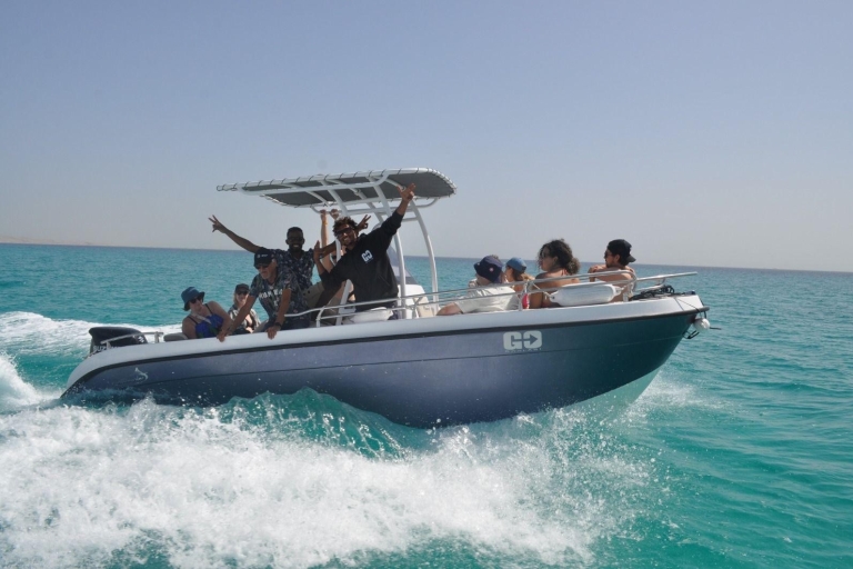 Hurghada: zachód słońca, grillowanie na wyspie Magawish łodzią motorowąPrywatna łódź motorowa z grillem