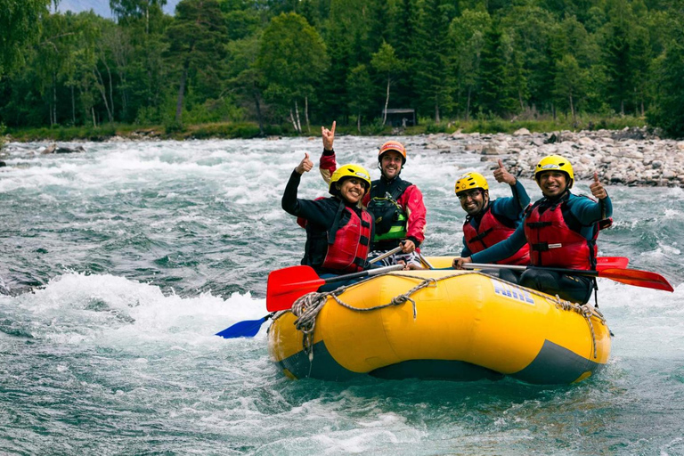 وادي هيدال: مغامرة ركوب الرمث العائلية على نهر لاغن