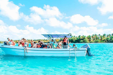 From Punta Cana: Saona Island Tour with BBQ Lunch
