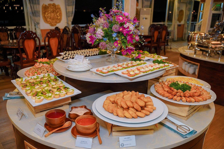 Saigon after dark: River Dinner & Live Music by Cruise Cruise without Transfer and Guide