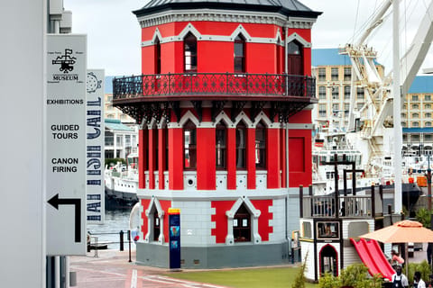 Cape Town: Robben Island Ticket with Ferry & Transfers