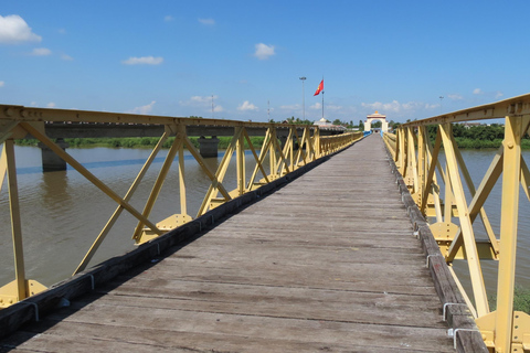 Transfert en bus de Hue à Phong Nha avec visites touristiques