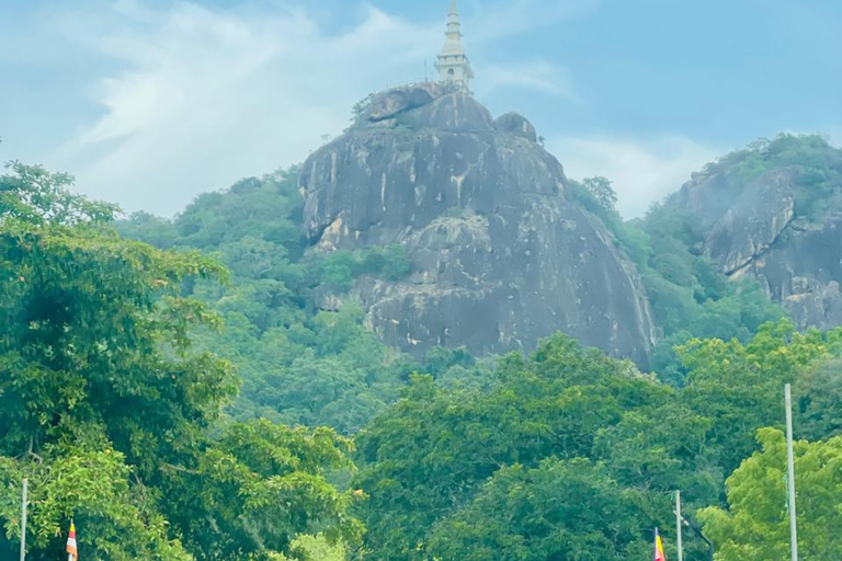 Dimbulagala Eco Trekking and Village Tour From Polonnaruwa