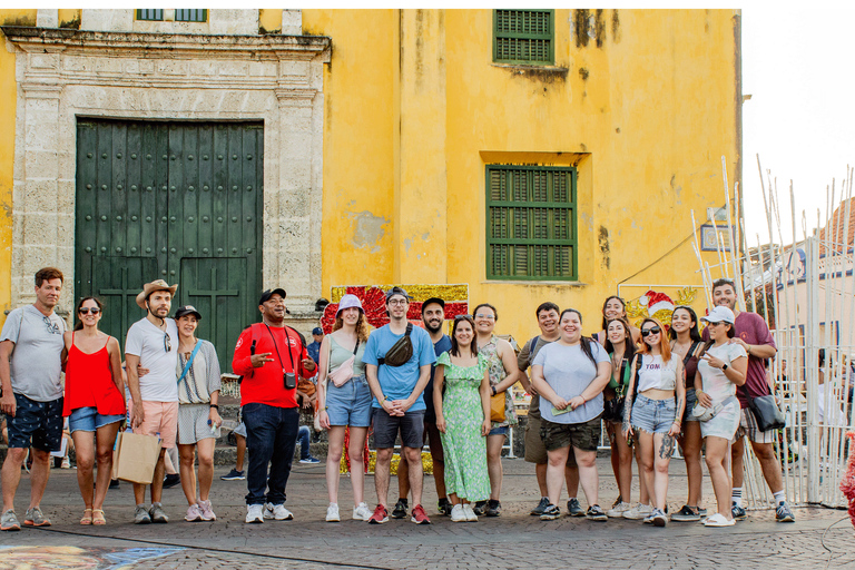 Cartagena: Street Food and City Tour with Licensed Guide