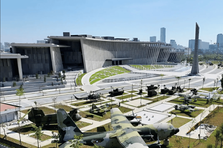 Hanoi: Military History Museum, Hoa Lo Prison & Gardens Tour Small Group: All-In-One Tour: Highlights & Train Street