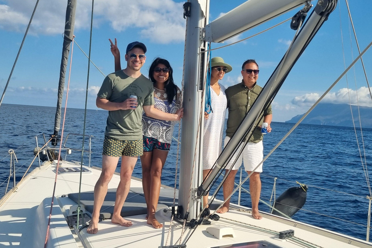 Kissamos: Balos and Gramvousa Private Sailing Trip with Meal