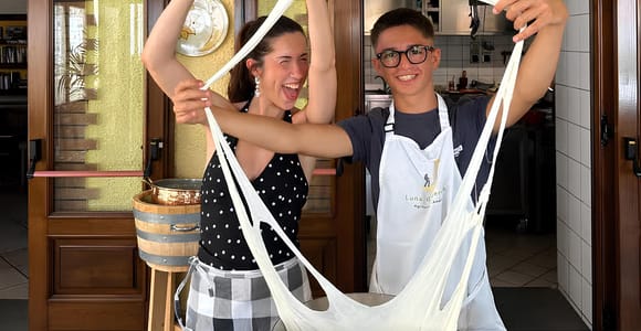 Amalfi: Frische Pasta, Mozzarella und Tiramisu mit Wein zubereiten