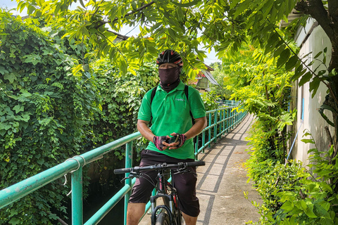 Bangkok: Passeio de bicicleta de meio dia pelas vidas locais e gastronomia com almoço