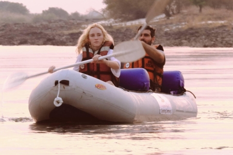 L'entreprise de canoë-kayak de Victoria Falls gère et organise des excursions en canoë-kayak.