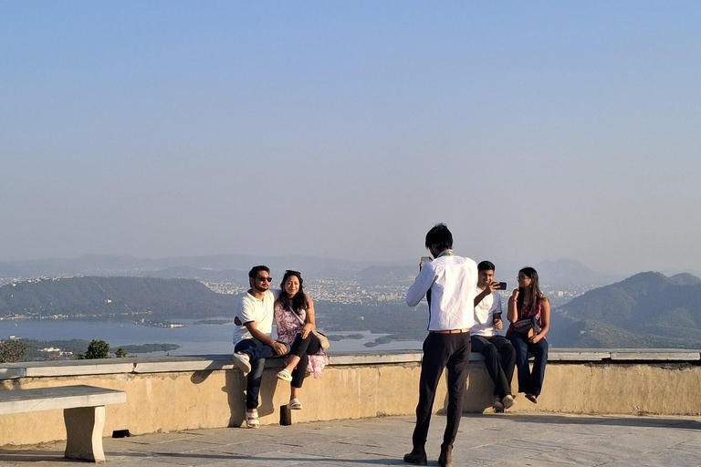 Monsoon Palace visit with Hotel Pickup-dropoff All Inclusive Guided Hiking at Monsoon Palace with Lunch