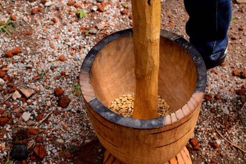 Arusha: TöpferkursKaffee Tour, Mittagessen und Töpferkurs