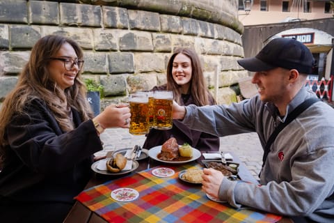 Nürnberg: Foodtour in der Altstadt mit kompletter Mahlzeit und regionalen Getränken