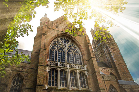 Bruges: Backstage Pass City Tour with Chocolate & Waffles