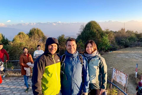 Kathmandu: Sunrise - Mountain View with oldest Vishnu temple