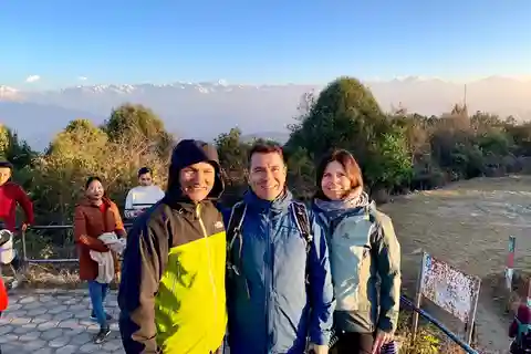 Kathmandu: Sunrise - Mountain View with oldest Vishnu temple