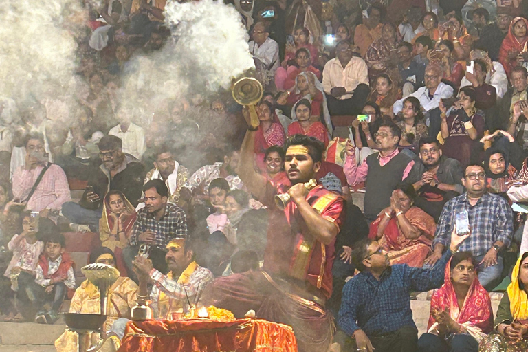 Övernattning Varanasi Tour från Delhi med snabbaste tåg3-stjärnigt boende