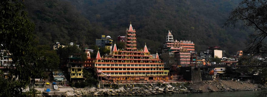 Visite spirituelle nocturne de Rishikesh avec le sacré Ganga Aarti