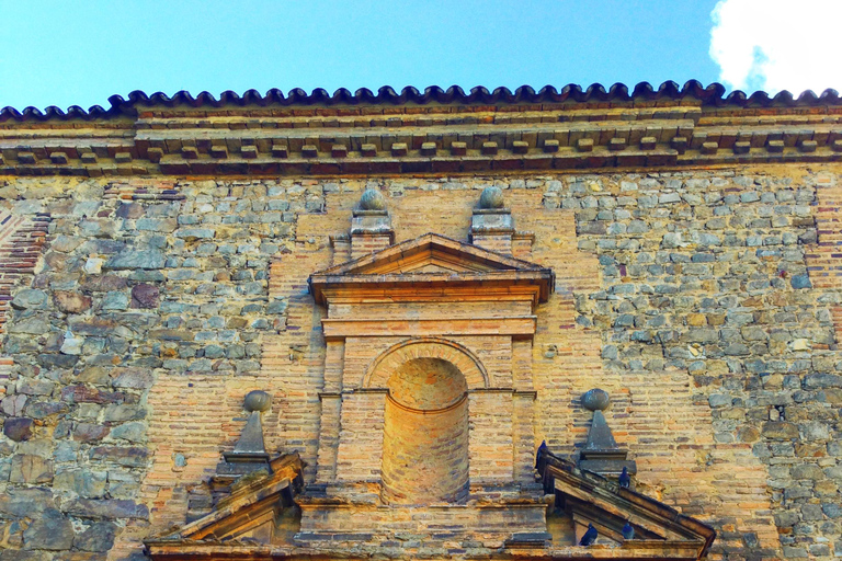 波哥大：坎德拉里亚区、黄金博物馆与铁镖球私人导览波哥大：坎德拉里亚区、黄金博物馆与台球私人导览