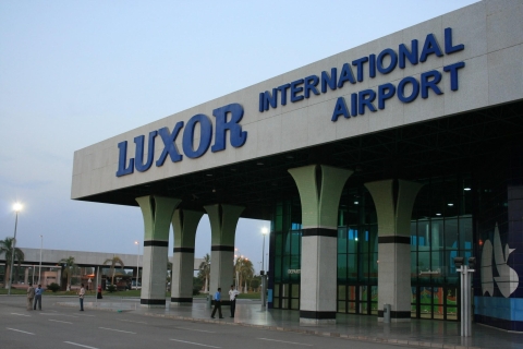 Louxor : Un transfert privé entre l'aéroport de Louxor et votre hôtel.Départ de l'aéroport de Louxor
